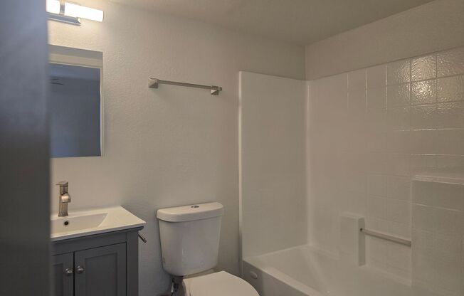 2 beds, 2 baths, 850 sqft, $1,450, Unit 207