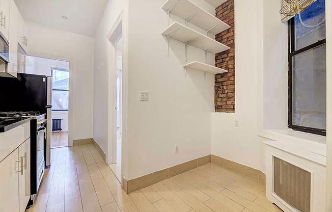 83 HENRY ST