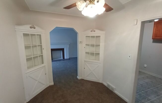 3 beds, 1 bath, $1,300