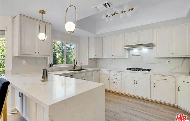 7939 W 80 ST