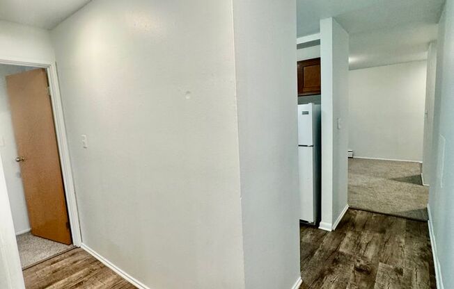 2 beds, 1 bath, 1,000 sqft, $1,295, Unit 101