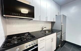 442 W 57 ST