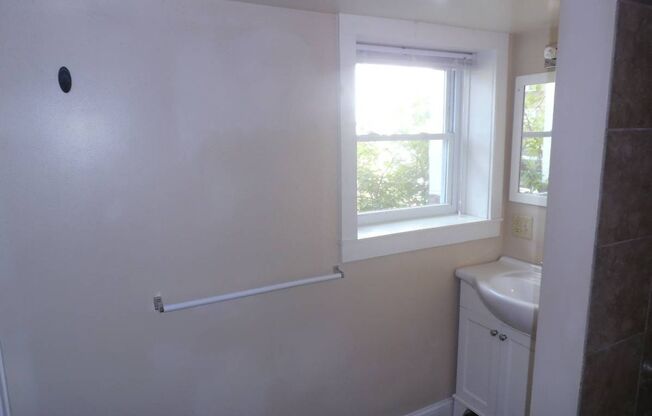 Studio, 1 bath, $795, Unit Unit 1