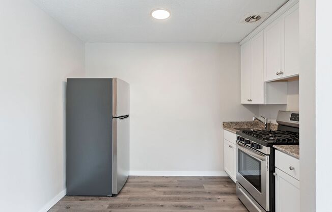 Studio, 1 bath, 350 sqft, $1,087, Unit 19