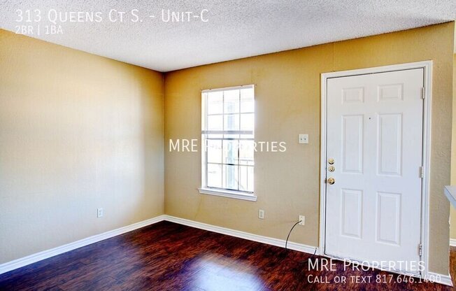 313 QUEENS CT S