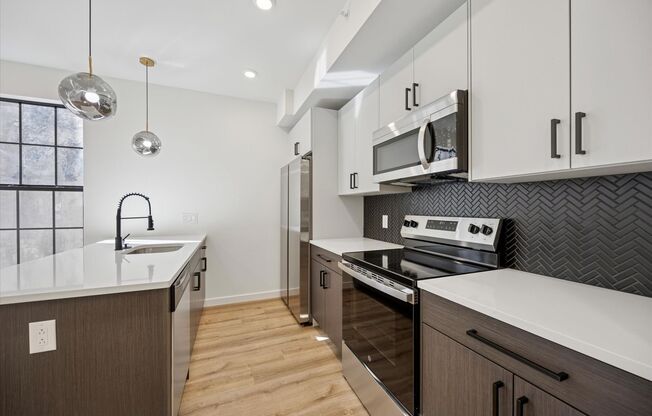 300 W Norris St