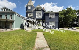 1302 W Washington Blvd
