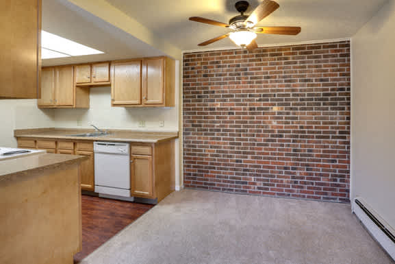 London Towne Apartments – Dining Area - Appliances Included - 24 Hour Emergency Maintenance - Garbage Disposal – Dishwasher - Ask for a Tour - Pet Friendly