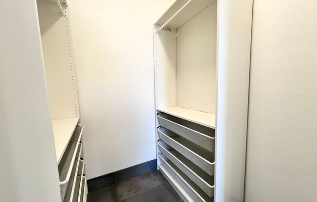 2 beds, 2 baths, $1,500, Unit # 1074