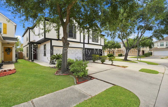 16551 PENTONSHIRE LN