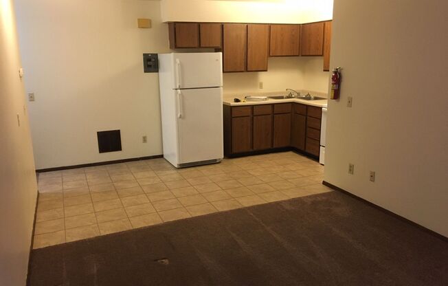 2 beds, 1 bath, 800 sqft, $845, Unit 26