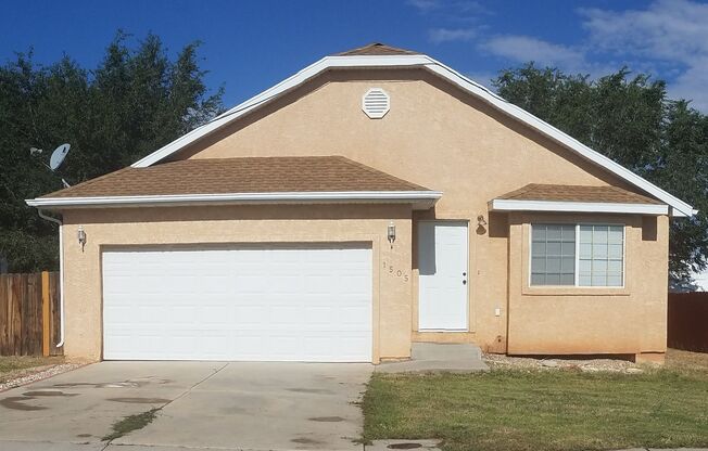 3 Bedroom 2 bath with Garage