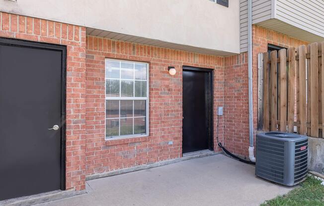 2 beds, 2 baths, 1,093 sqft, $1,575
