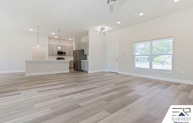 17 PRESTWICK LN