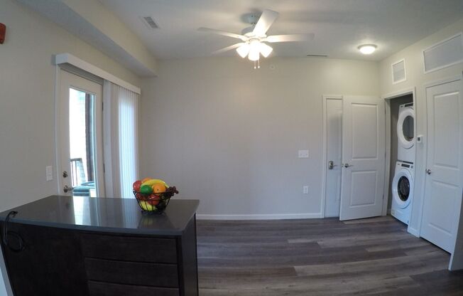 Studio, 1 bath, 469 sqft, $1,550