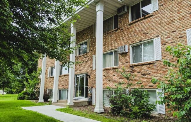 Experience Cozy Living in Our One-Bedroom Condo in New Hope for $1299!