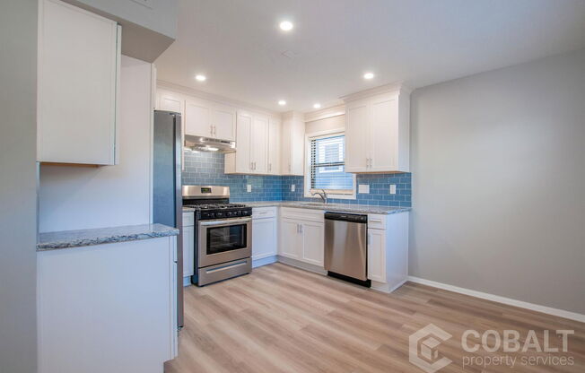 886 SAINT CHARLES AVE NE 