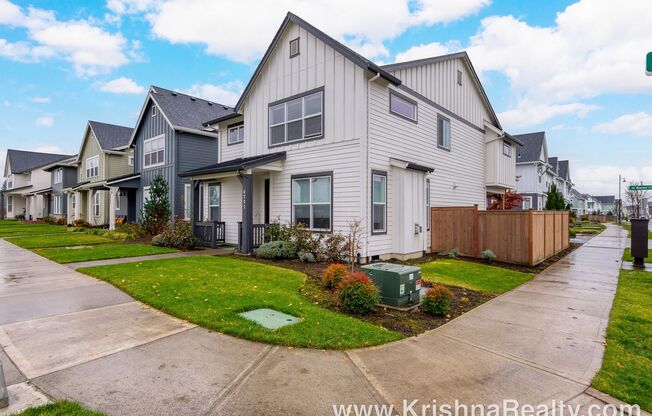 Spacious 4 BD 3 BA Home on a Corner Lot in South Hillsboro’s Reeds Crossing Community