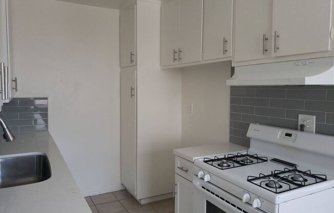 1 bed, 1 bath, $1,750, Unit 4