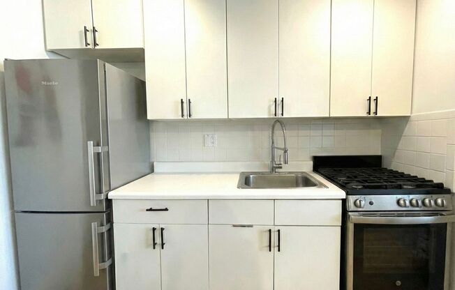 Studio, 1 bath, $3,050, Unit 912
