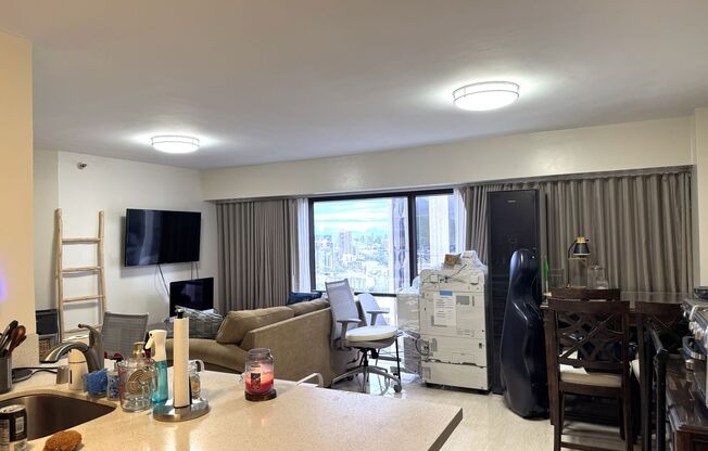 1 bed, 1 bath, $2,600