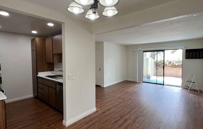 **Modern 1-Bedroom Condo in Prime Huntington Beach Location!**