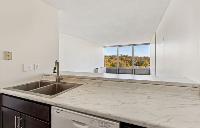 1 bed, 1 bath, 750 sqft, $1,395, Unit 1303