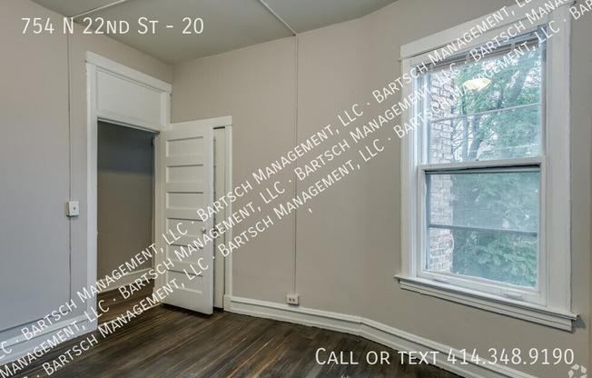 754 N 22 ST