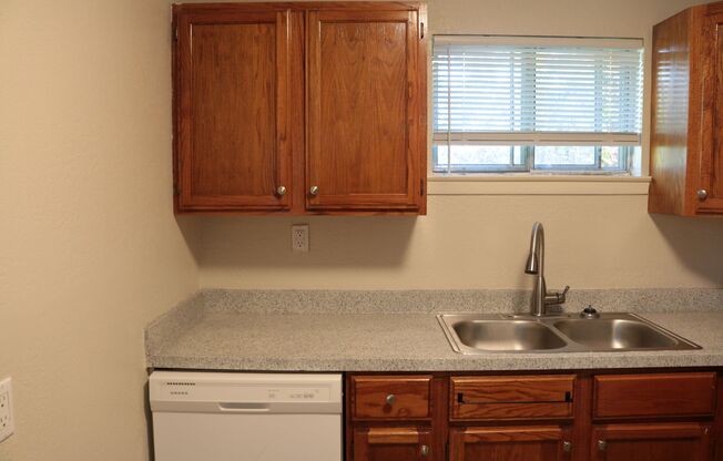 1 bed, 1 bath, 700 sqft, $800, Unit 6110-B