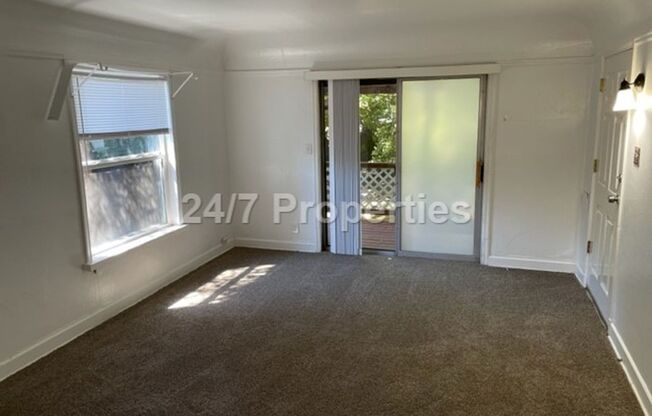 1 bed, 1 bath, 695 sqft, $1,595, Unit 01