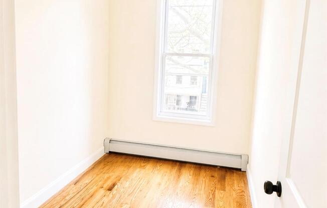 404 LOGAN ST