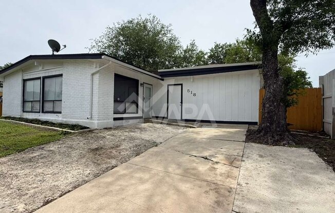 518 JAMAICA DR