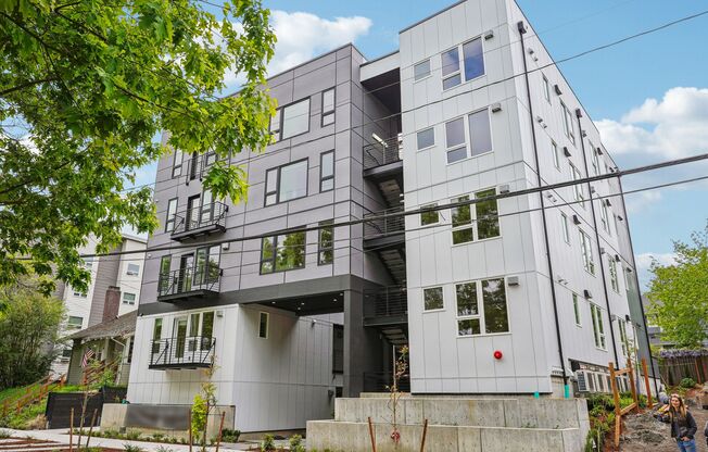 Studio, 1 bath, 250 sqft, $1,350, Unit 101