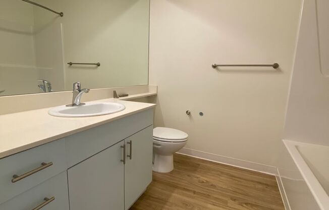 Studio, 1 bath, 430 sqft, $1,695, Unit 409