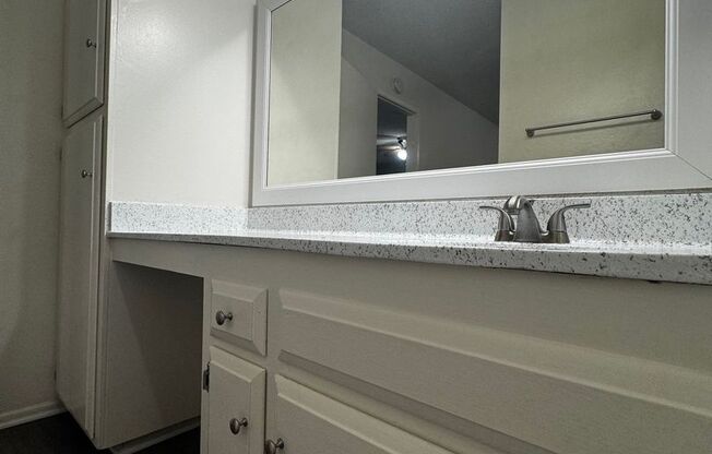 1 bed, 1 bath, 665 sqft, $2,100, Unit 87