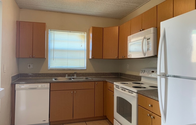 1bed/1bath move-in ready condo $1180/month for November 2025