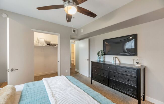 2 beds, 2 baths, 972 sqft, $1,599, Unit 324