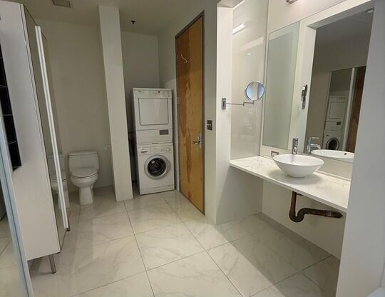 1 bed, 1 bath, 980 sqft, $3,400, Unit 114