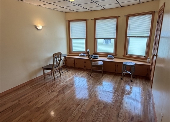 4 beds, 1 bath, 1,500 sqft, $2,800, Unit 2
