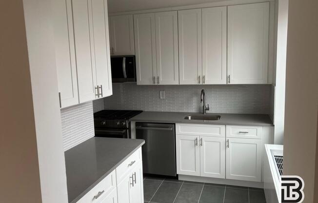 3 beds, 2.5 baths, $8,850, Unit 19