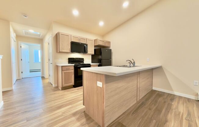 1 bed, 1 bath, 749 sqft, $1,324, Unit EC 4242-13