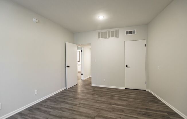 2 beds, 2 baths, 895 sqft, $3,298, Unit 300