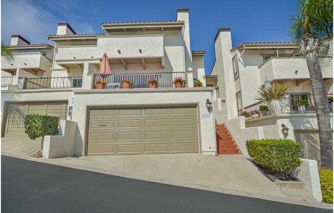 SPECTACULAR OCEAN VIEW CONDO!!