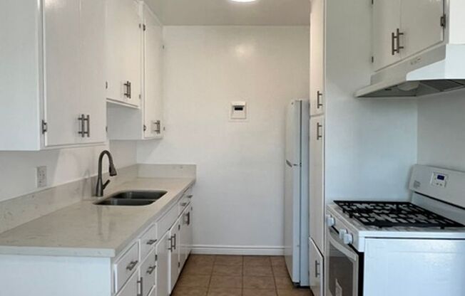 905 Edgewood Ops