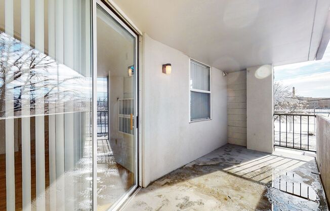 2 beds, 2 baths, 873 sqft, $1,810, Unit 601 W 11th Ave