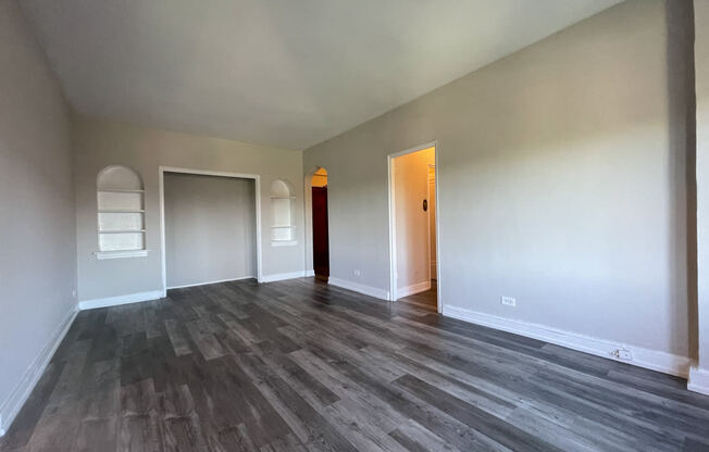 Plank-Style Flooring in Living Room at 1033 W Loyola, Chicago, IL, 60626