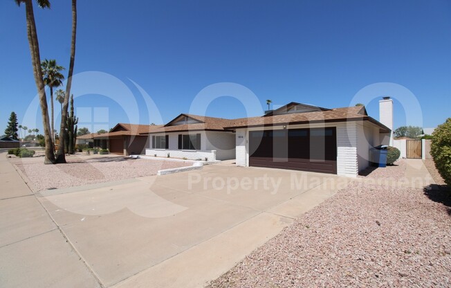 1816 E OXFORD DR
