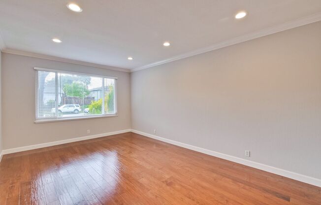 Excellent 3 bedroom, 2 Bath Home with Central A/C