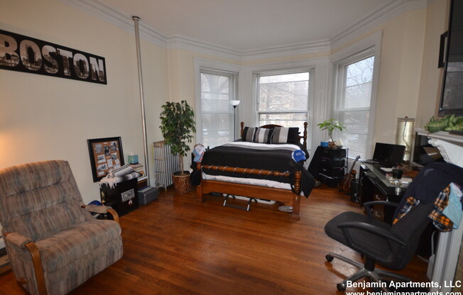 1071 BEACON ST