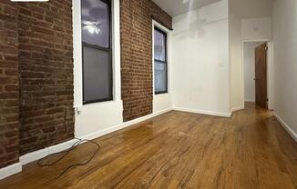 709 9 AVE